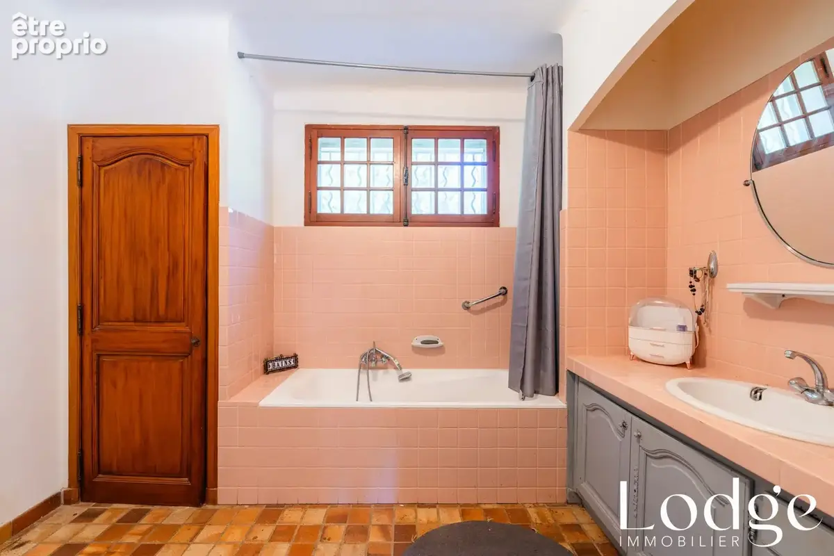 Maison 250 m² à Aix-En-Provence  - photo 5