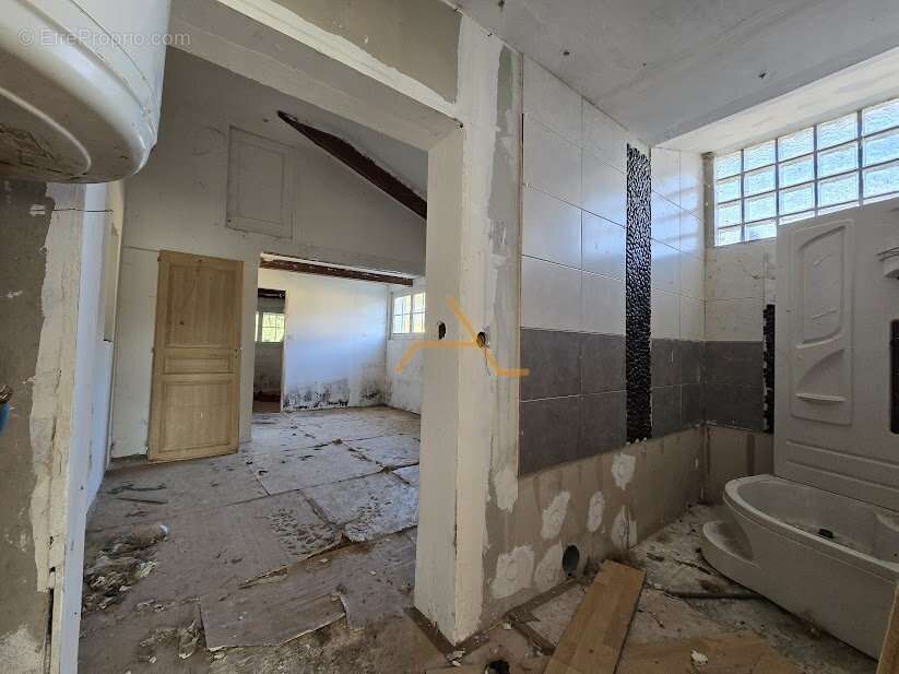 Maison à LA BEGUDE-DE-MAZENC