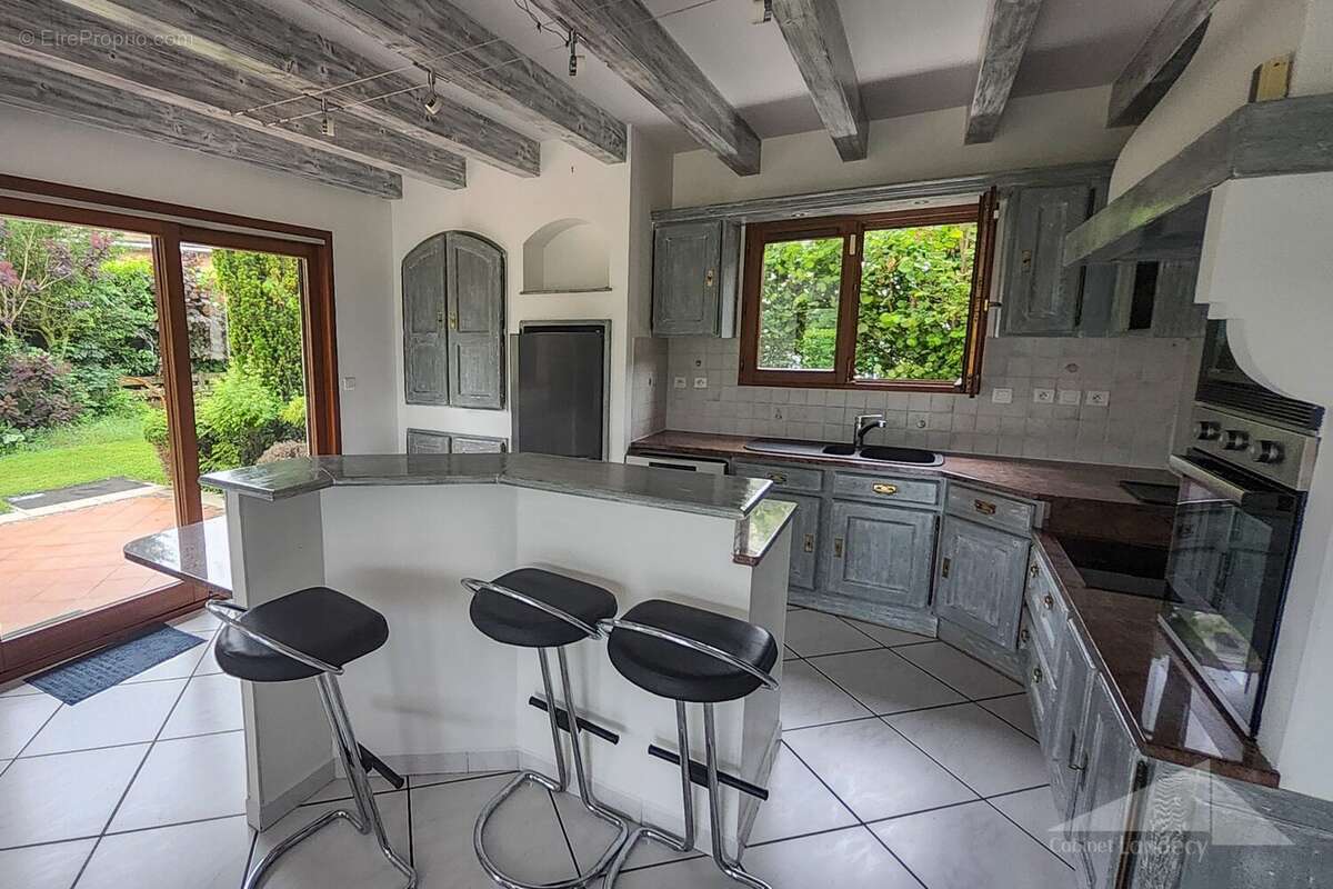 Maison à PREVESSIN-MOENS