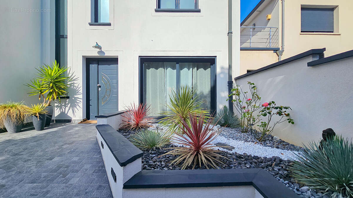 Thiais - maison contemporaine de 2017 - 160m² - sous-sol total - photo 6