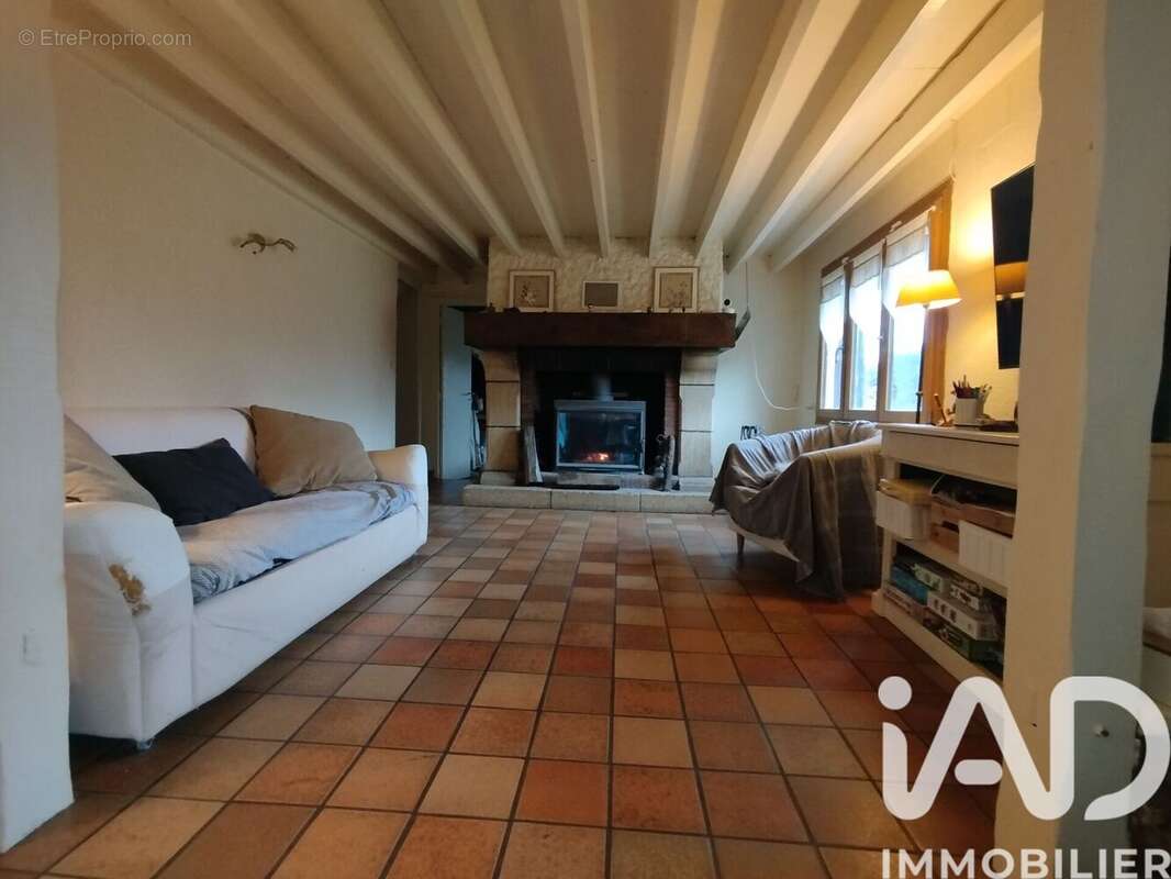 Maison 125 m² à Saint-Cyr-De-Salerne  - photo 4