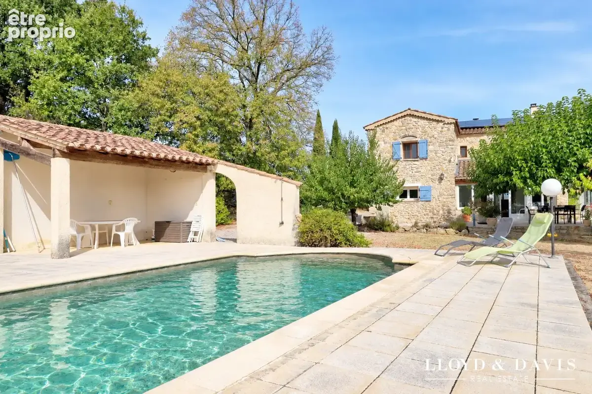 Maison 8 pièces 218 m² à vendre à Barjac (30430) - photo 2