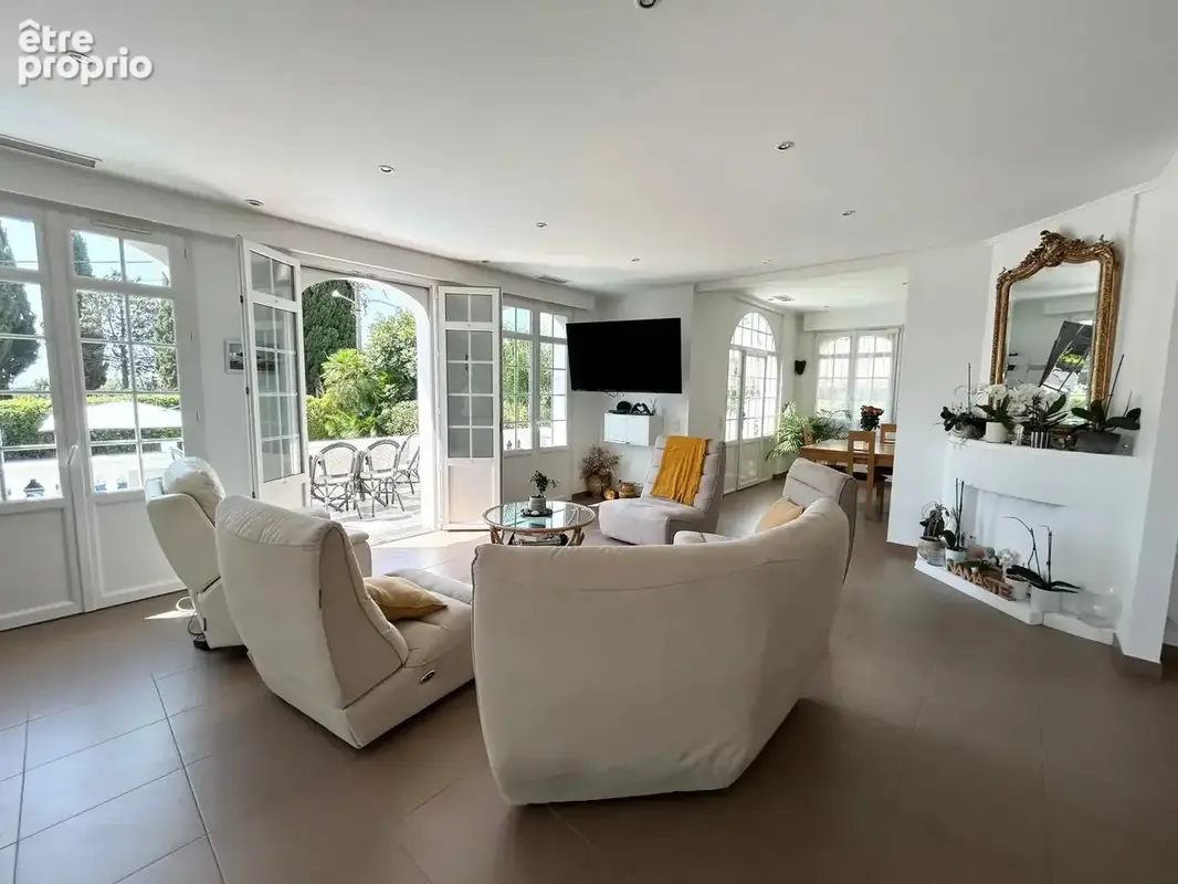 A vendre villa de charme avec une adresse exception - photo 2