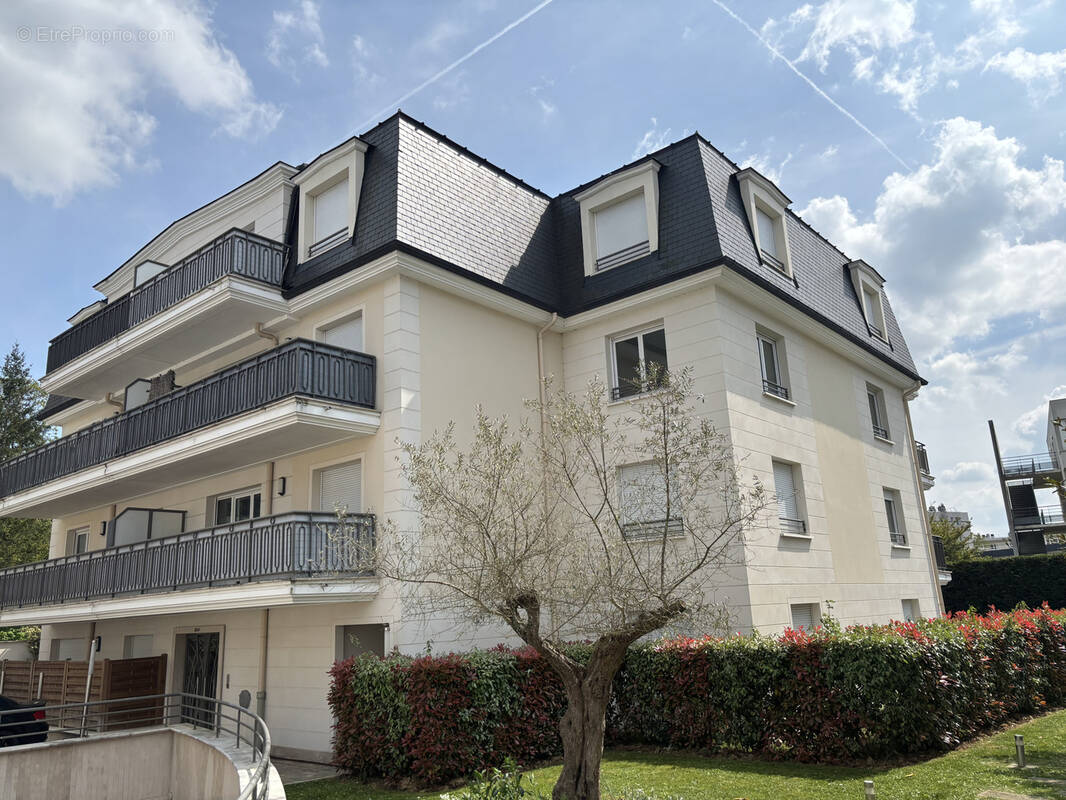 Appartement à SAINTE-GENEVIEVE-DES-BOIS