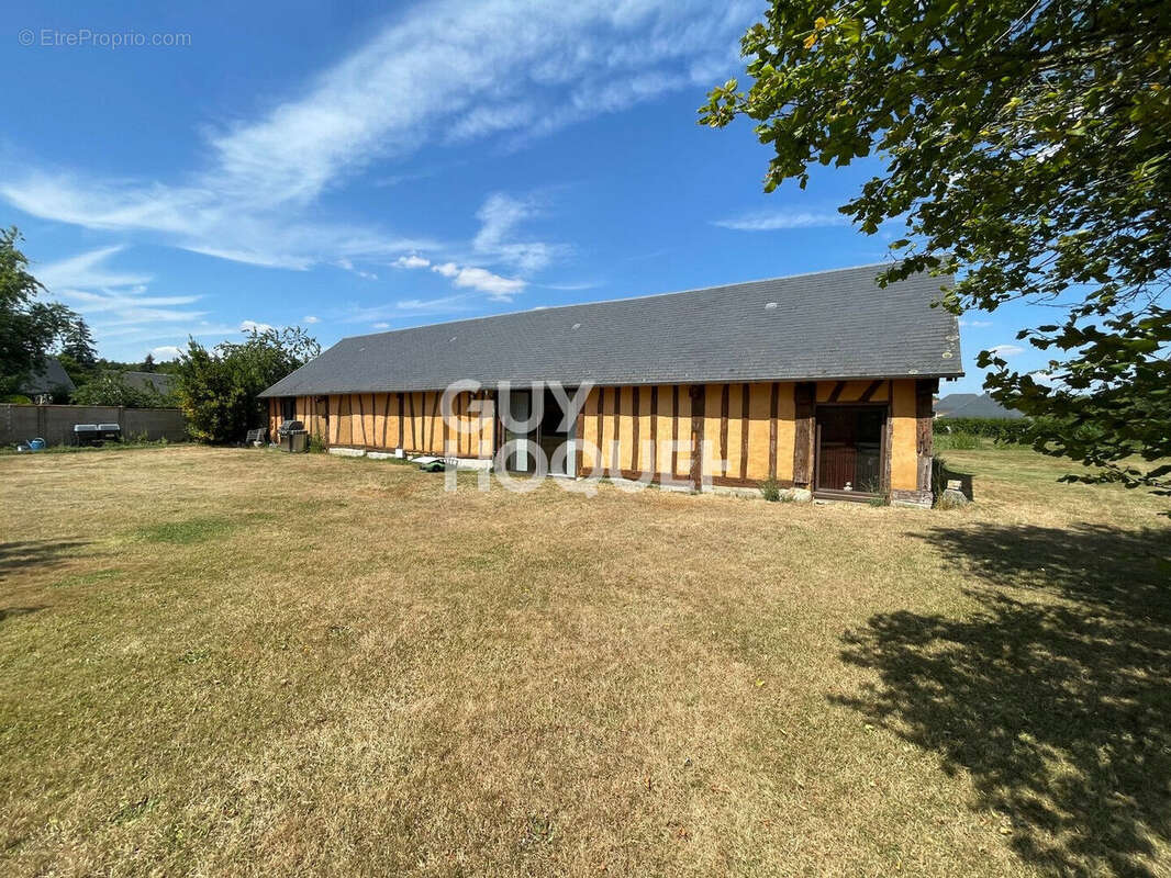 Mesnil en Ouche, proximité du château de Beaumesnil, tous commerces à pied. - photo 17