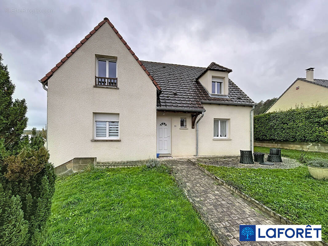 Maison à IS-SUR-TILLE