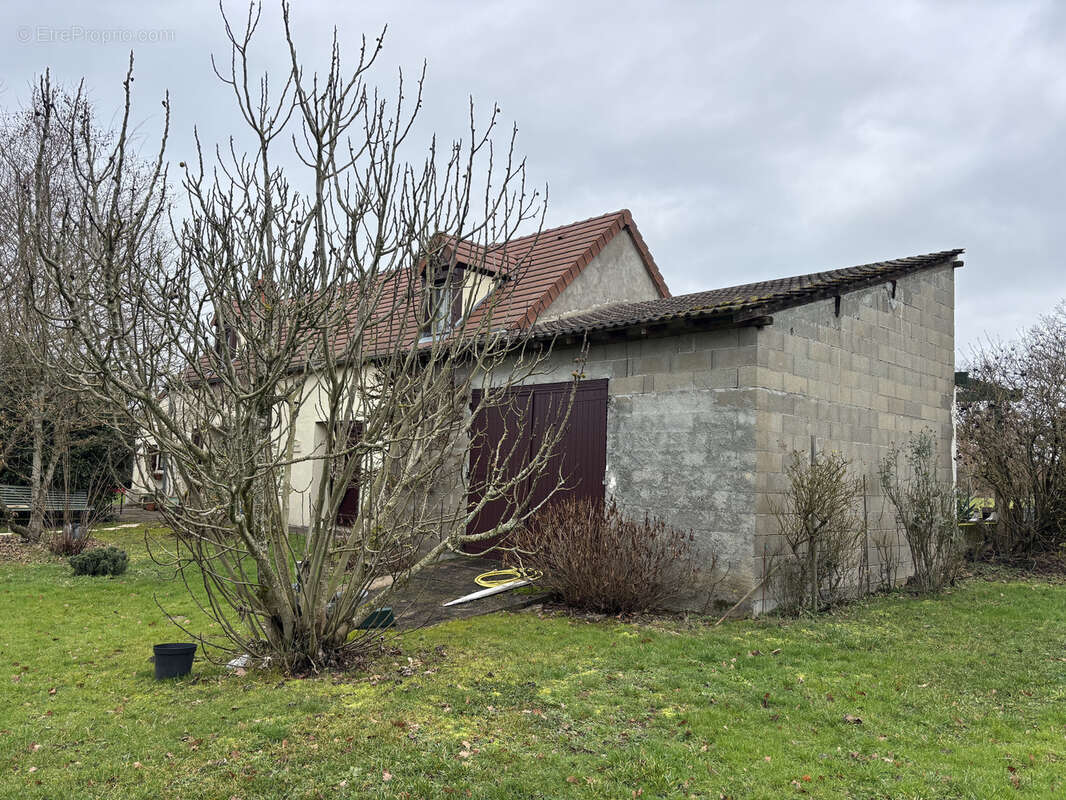 Maison à LURCY-LEVIS