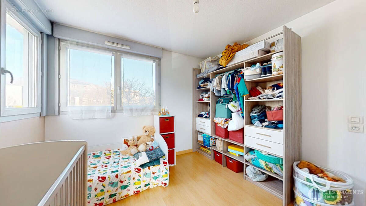 Appartement à SAINT-MARTIN-D'HERES