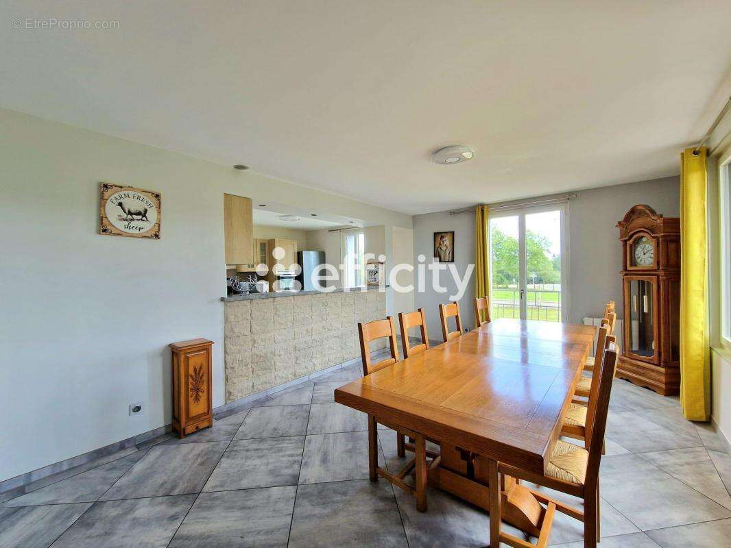 Maison à LA HAYE-DU-PUITS