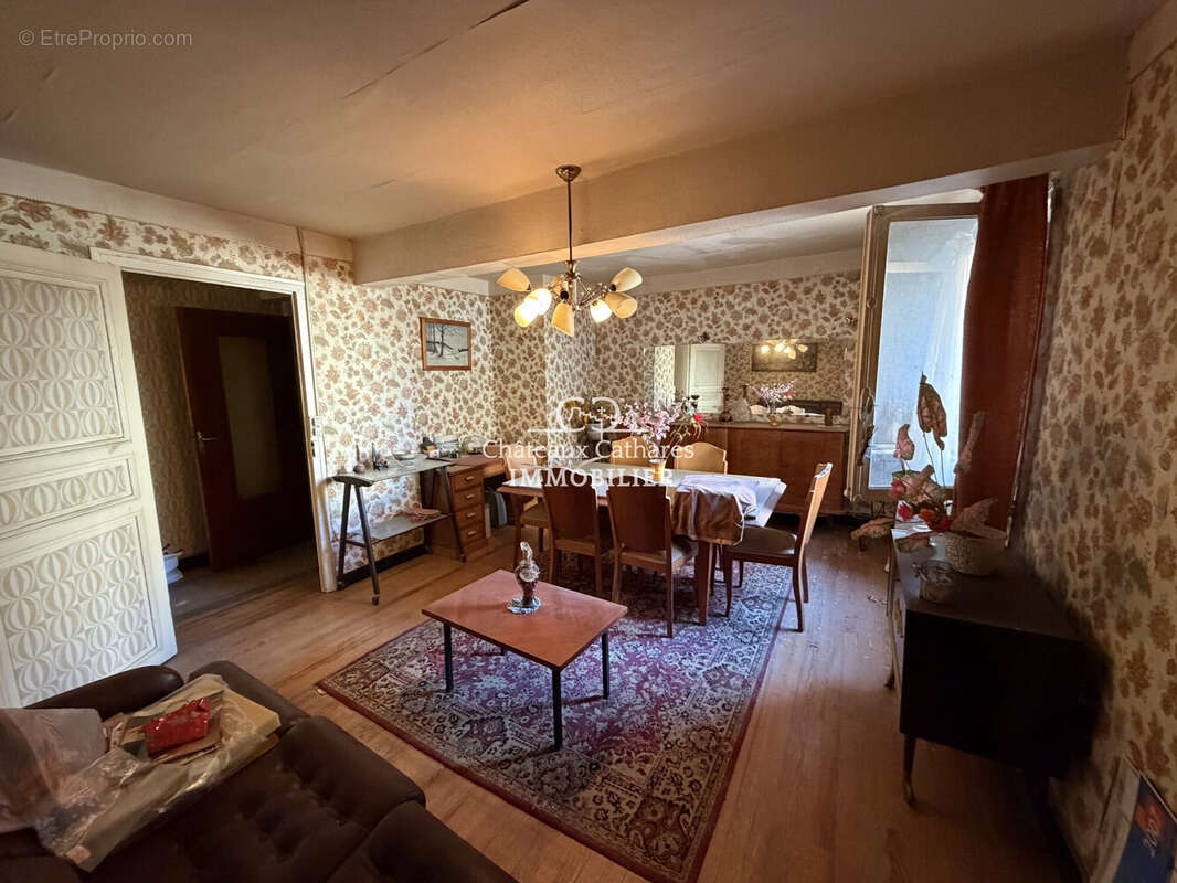 Maison à CUBIERES-SUR-CINOBLE