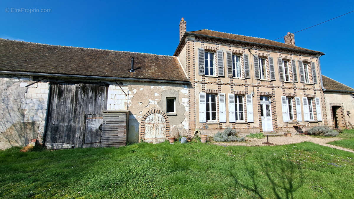 Maison à PONT-SUR-YONNE