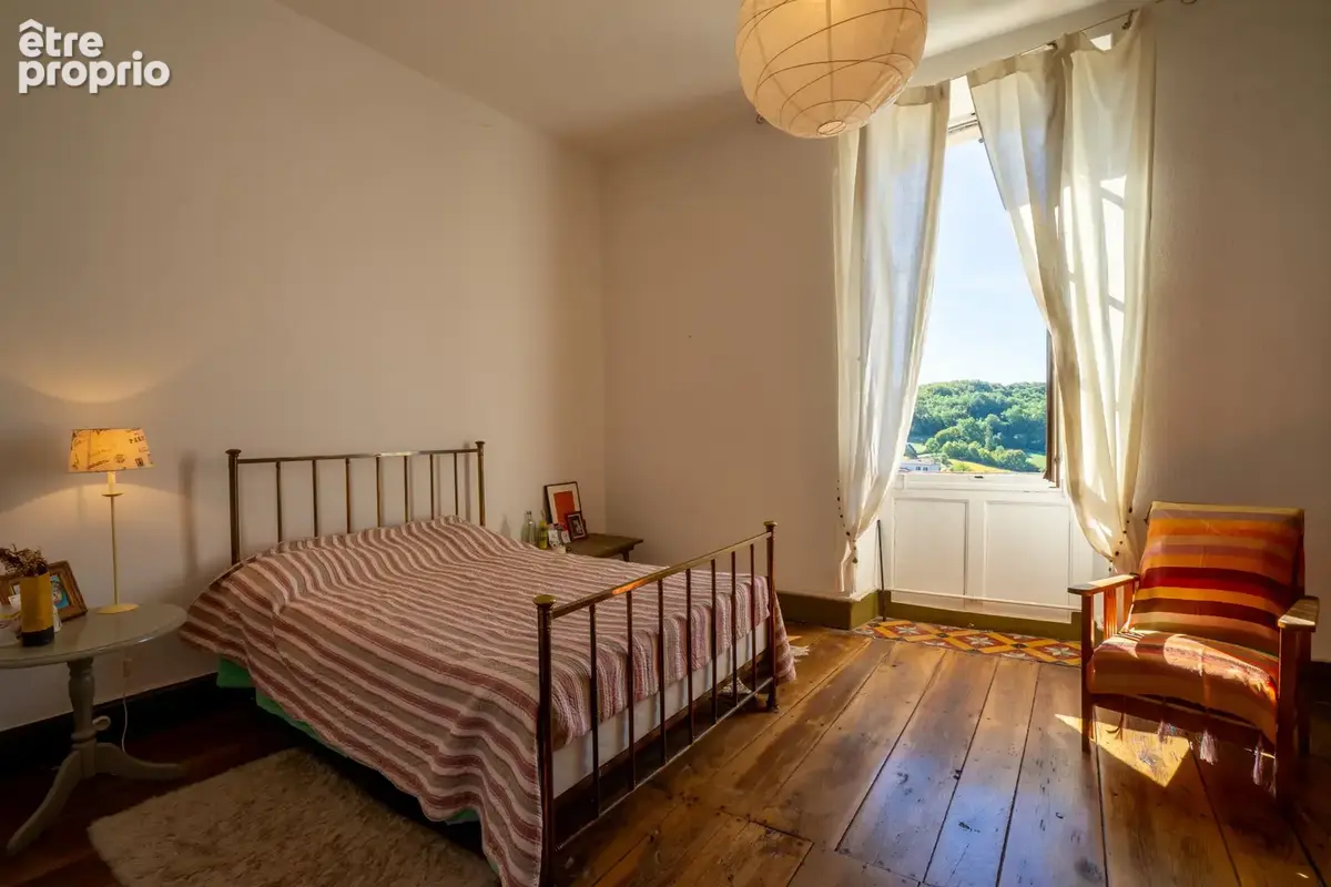Magnifique maison bourgeoise 18 ème en coeur de village avec jardin, piscine et superbe vue - photo 22