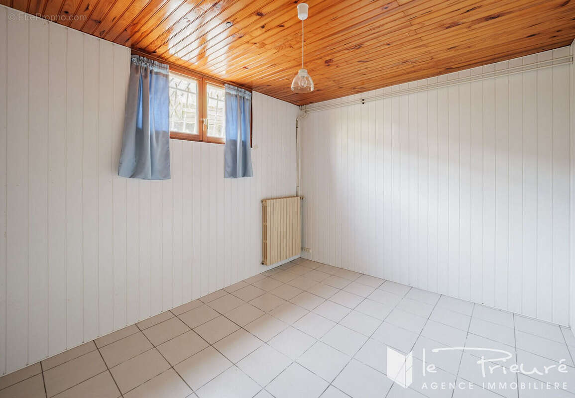 Maison à potentiel avec jardin, garage, sous-sol aménageable et 2 entrées indépendantes, dans un quartier calme d'Albi, proche c - photo 15