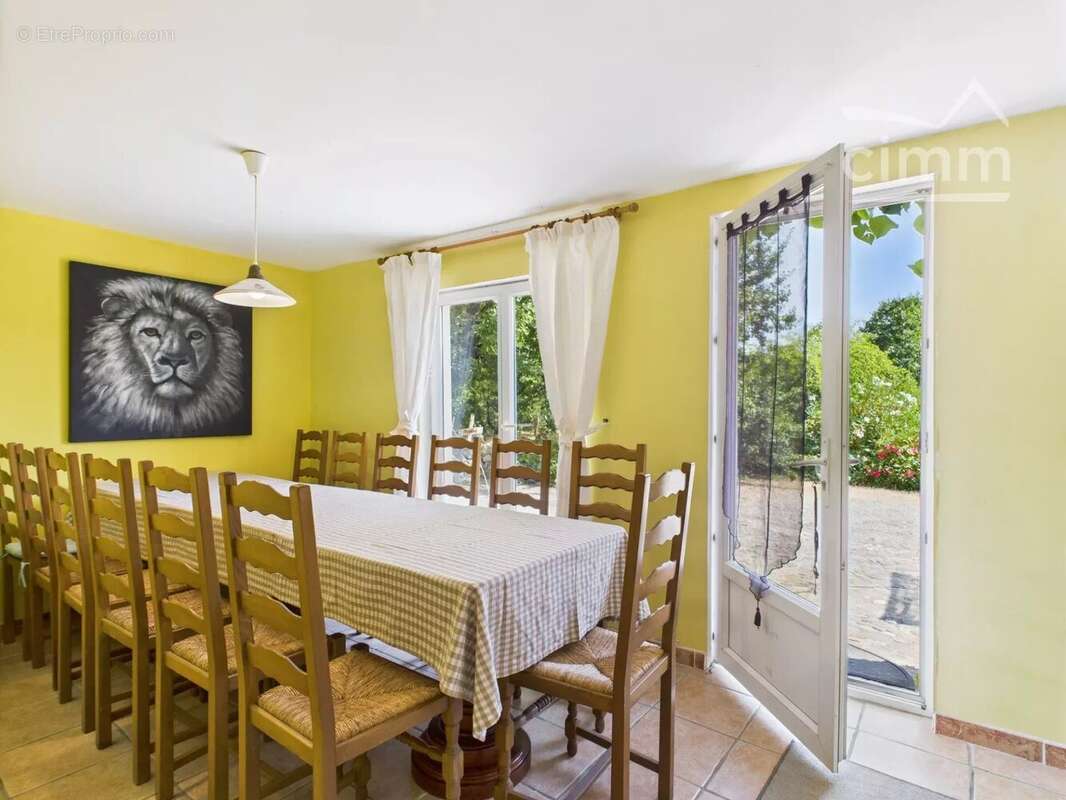 Maison à MOLIERES-SUR-CEZE