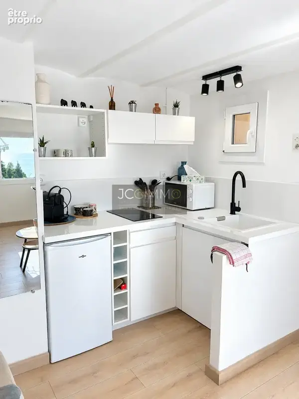 Appartement T1 entièrement rénové avec vue mer ! - photo 5