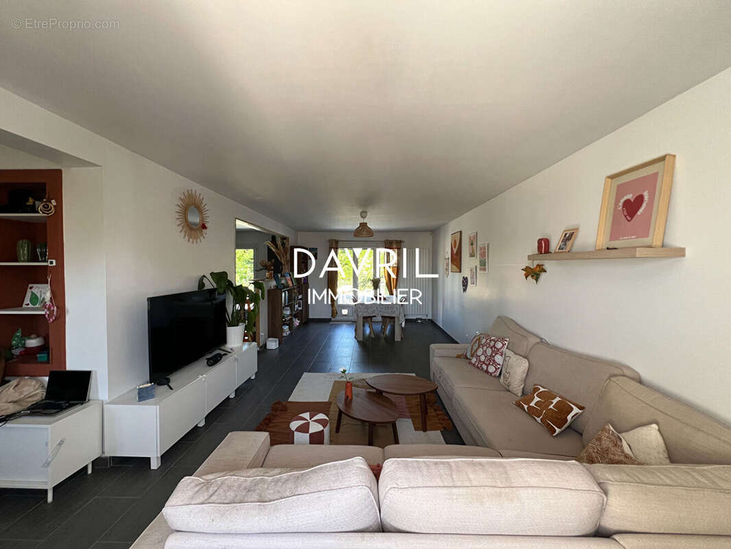 Maison à CHANTELOUP-LES-VIGNES