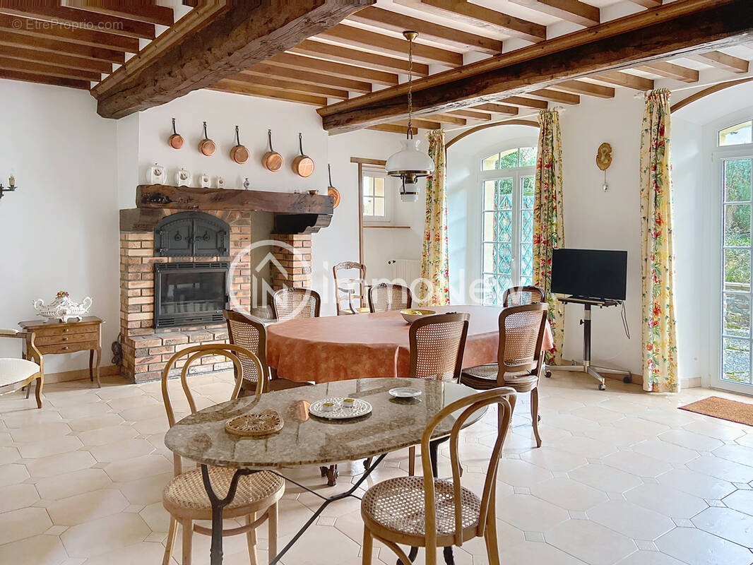 Maison à CERENCES