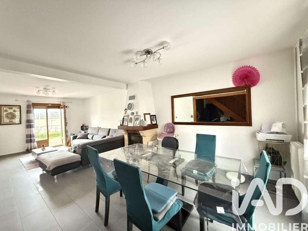 Photo 3 - Maison à SAVIGNY-LE-TEMPLE