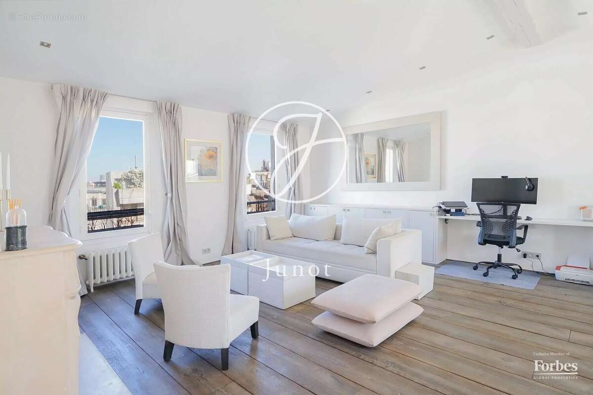 Appartement à PARIS-7E