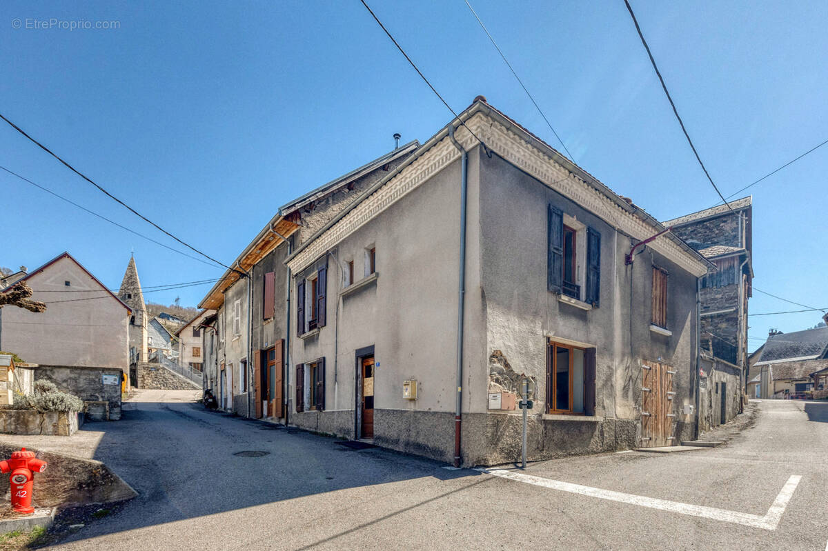 Maison à LA MOTTE-D'AVEILLANS