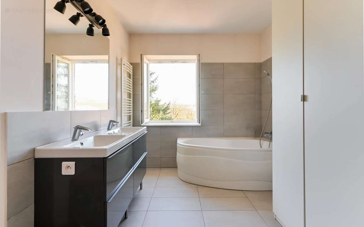 Maison à CHAZAY-D'AZERGUES