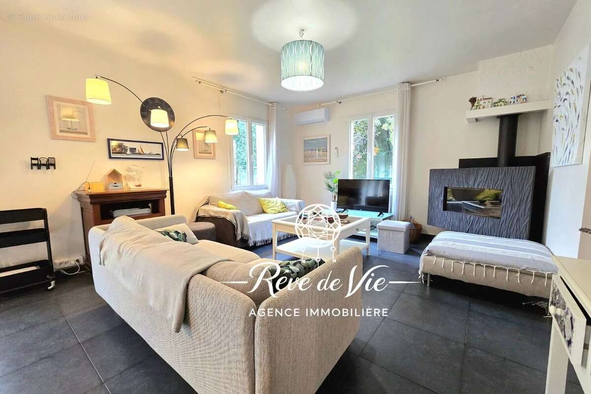 Maison 8 pièces sur 2 niveaux avec piscine - photo 5