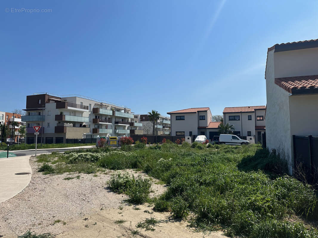 Terrain à SAINT-CYPRIEN