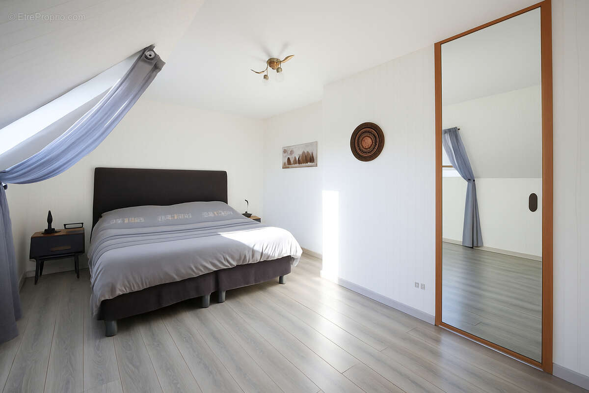 Maison à NEAUPHLE-LE-CHATEAU