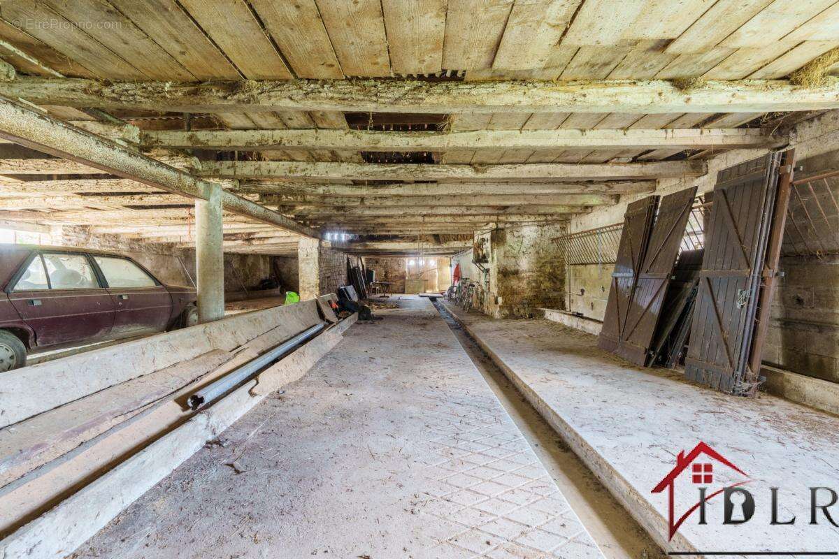 Maison 350 m² à Guyonvelle  - photo 17