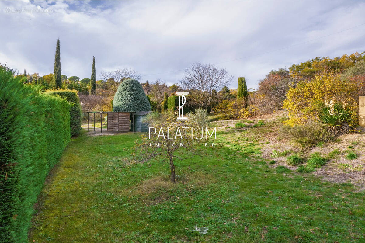 Terrain à VALENSOLE