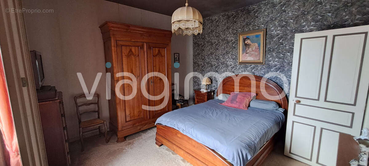 Maison à SAINT-MACAIRE-EN-MAUGES