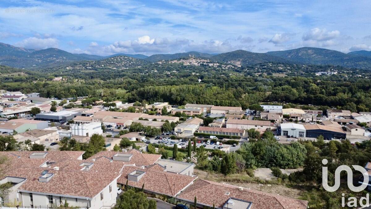 Photo 1 - Appartement à COGOLIN