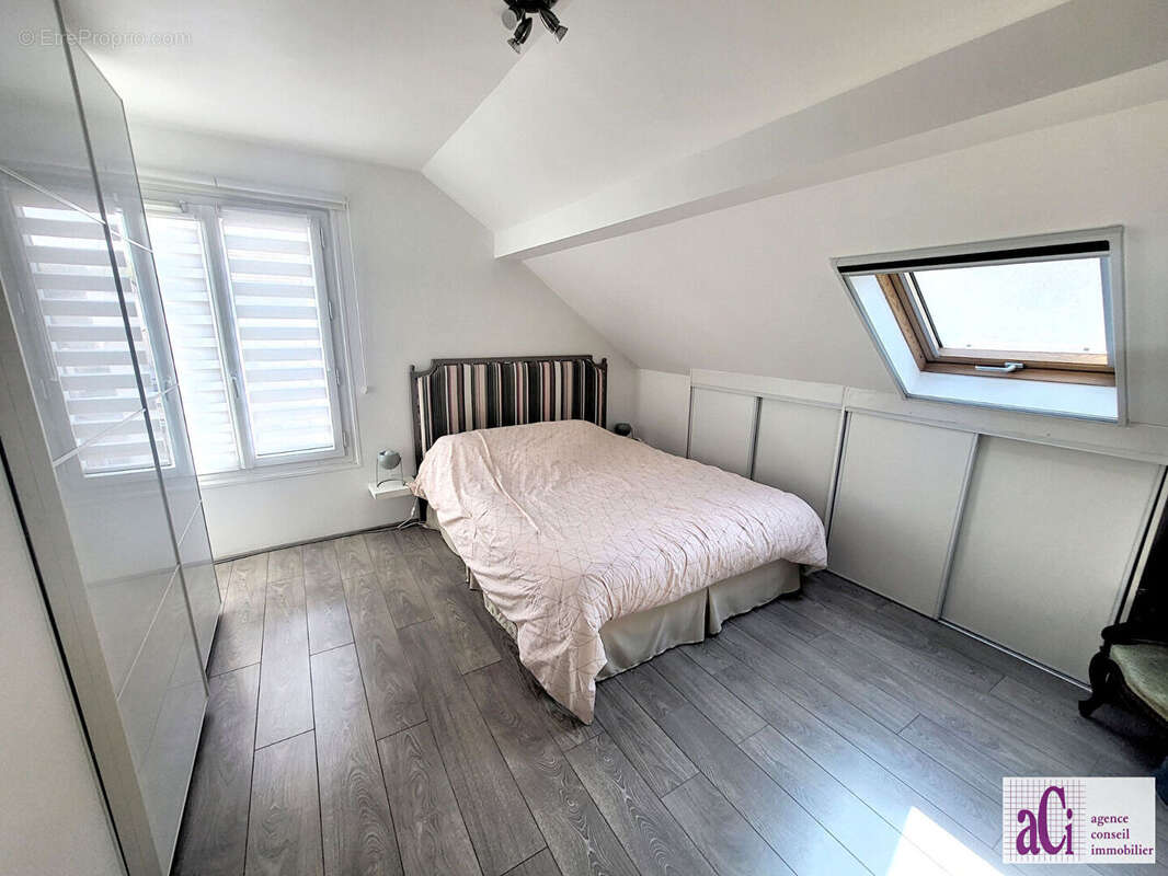 Maison à L'HAY-LES-ROSES