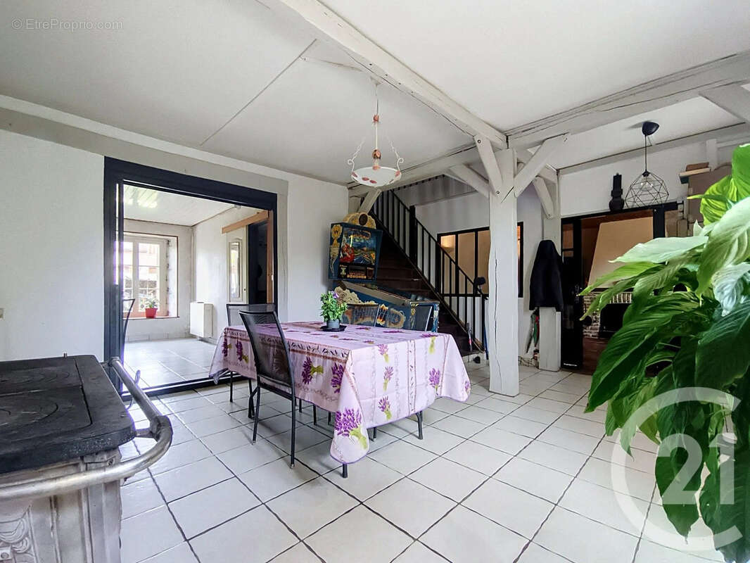 Maison à LA CHAPELLE-RABLAIS