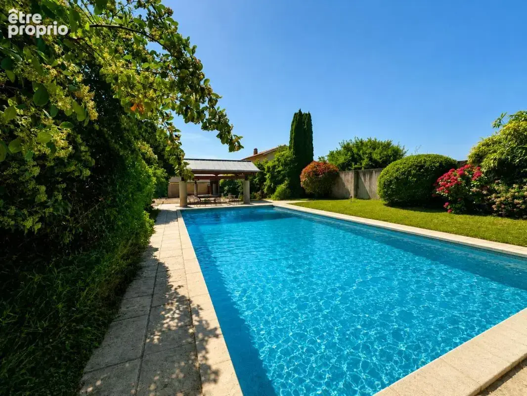 Maison familiale avec piscine et grand terrain - photo 2