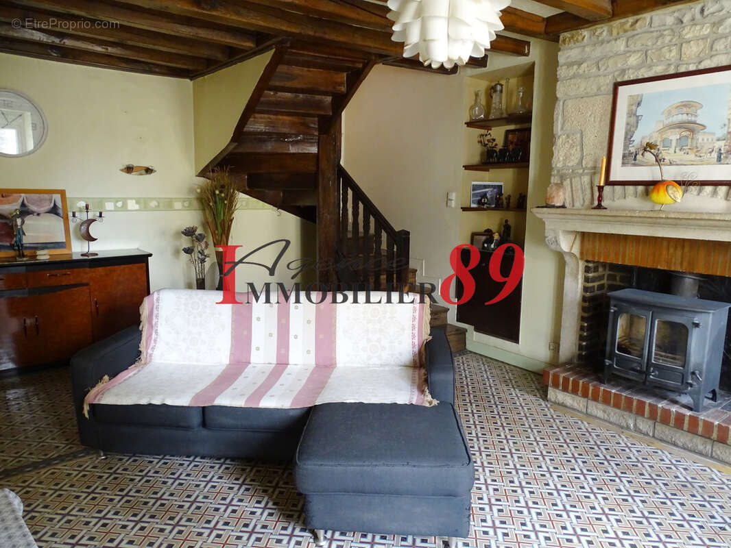 Maison à POINCON-LES-LARREY