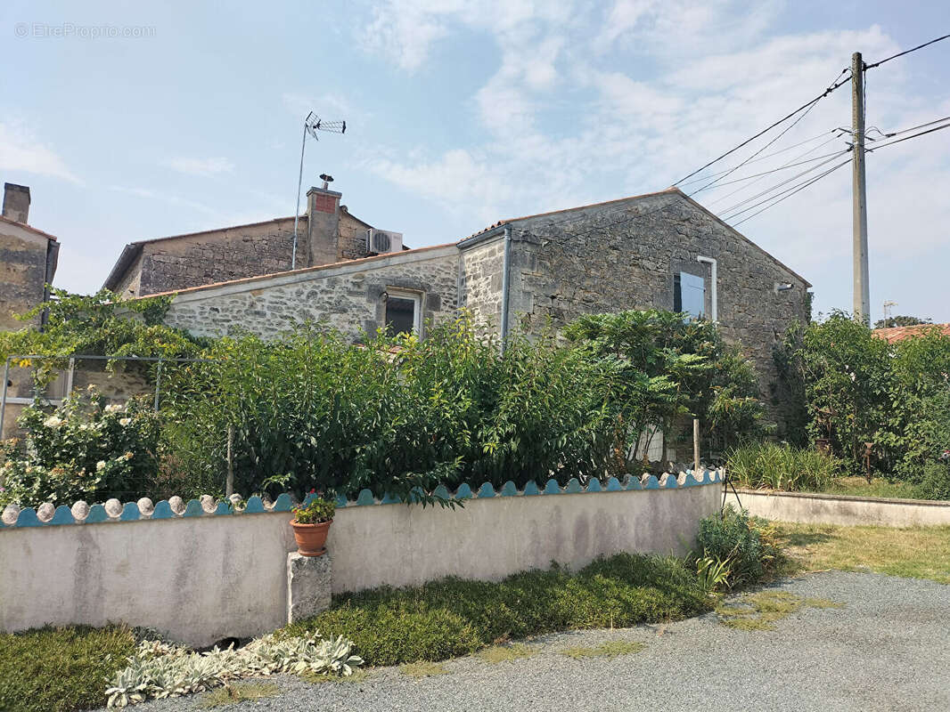 Maison à BORDS