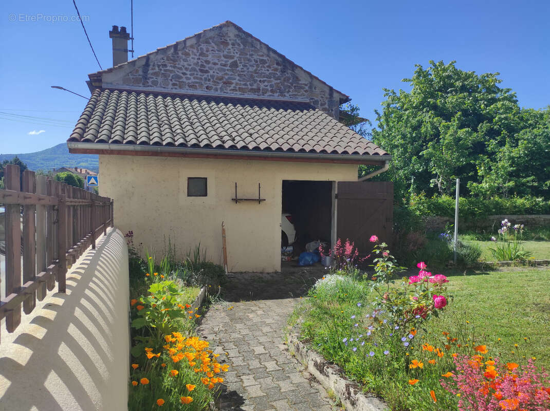 Maison à RETOURNAC