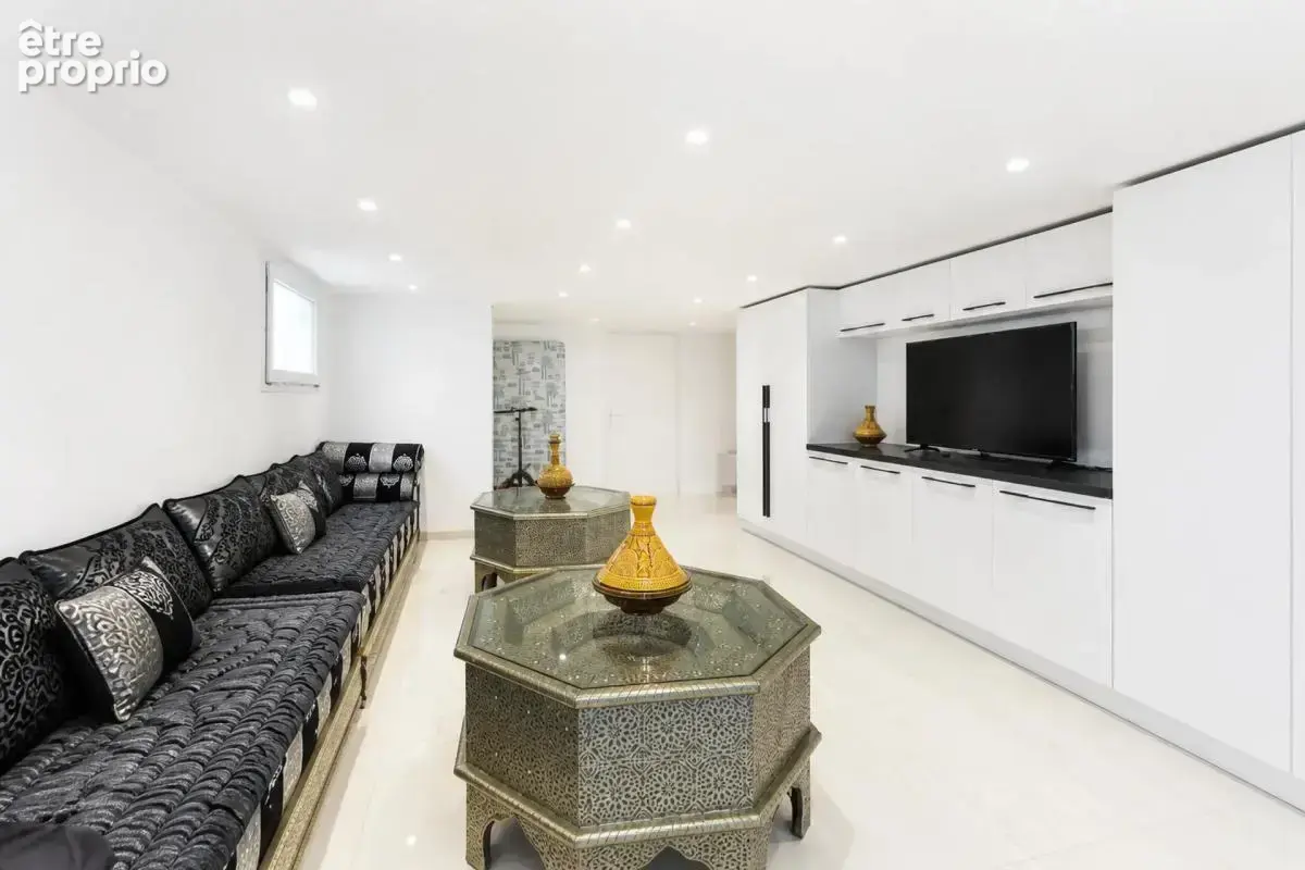 Villa de prestige à Saint-Laurent-de-Mur 450 m² - photo 14