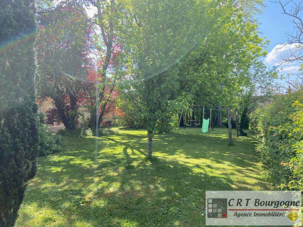 Maison à SAINT-MAURICE-LE-VIEIL