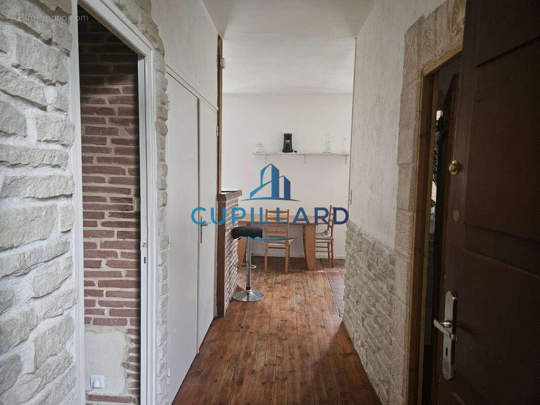 Appartement à LE COTEAU