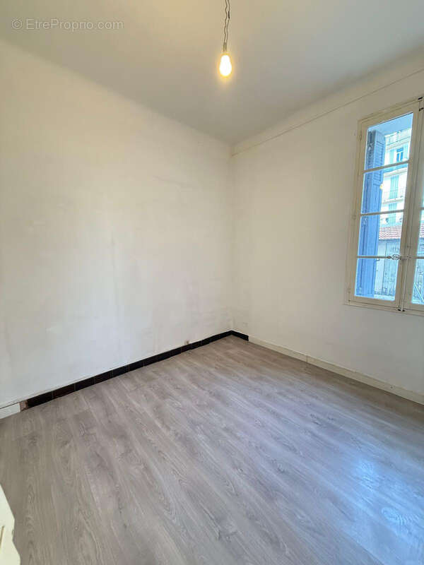 Appartement à MARSEILLE-5E