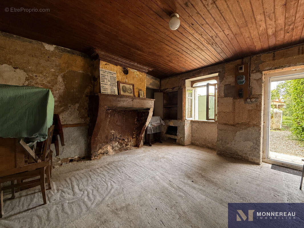 Maison à GOND-PONTOUVRE