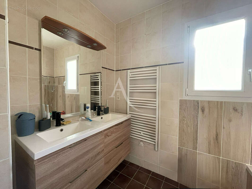 Maison à LE BERNARD