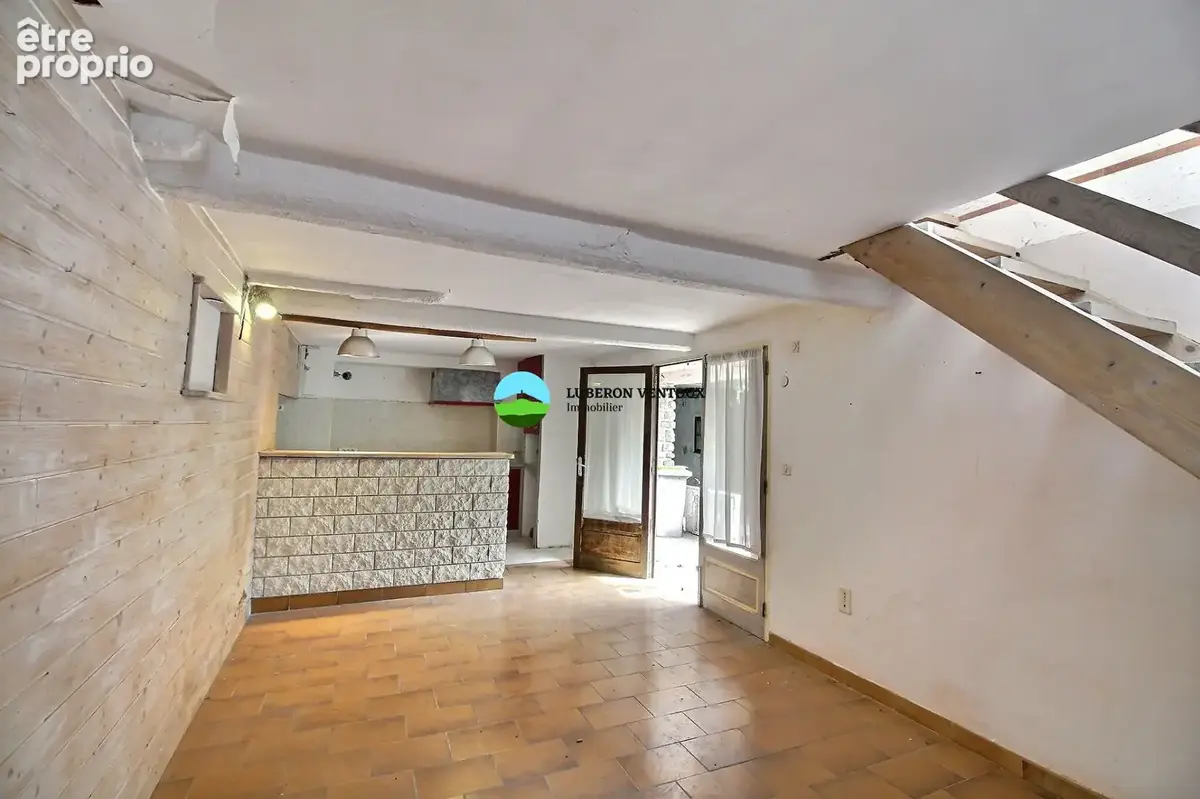 Caromb à deux pas du centre, une maison pleine de potentiel à réinventer ! - photo 9