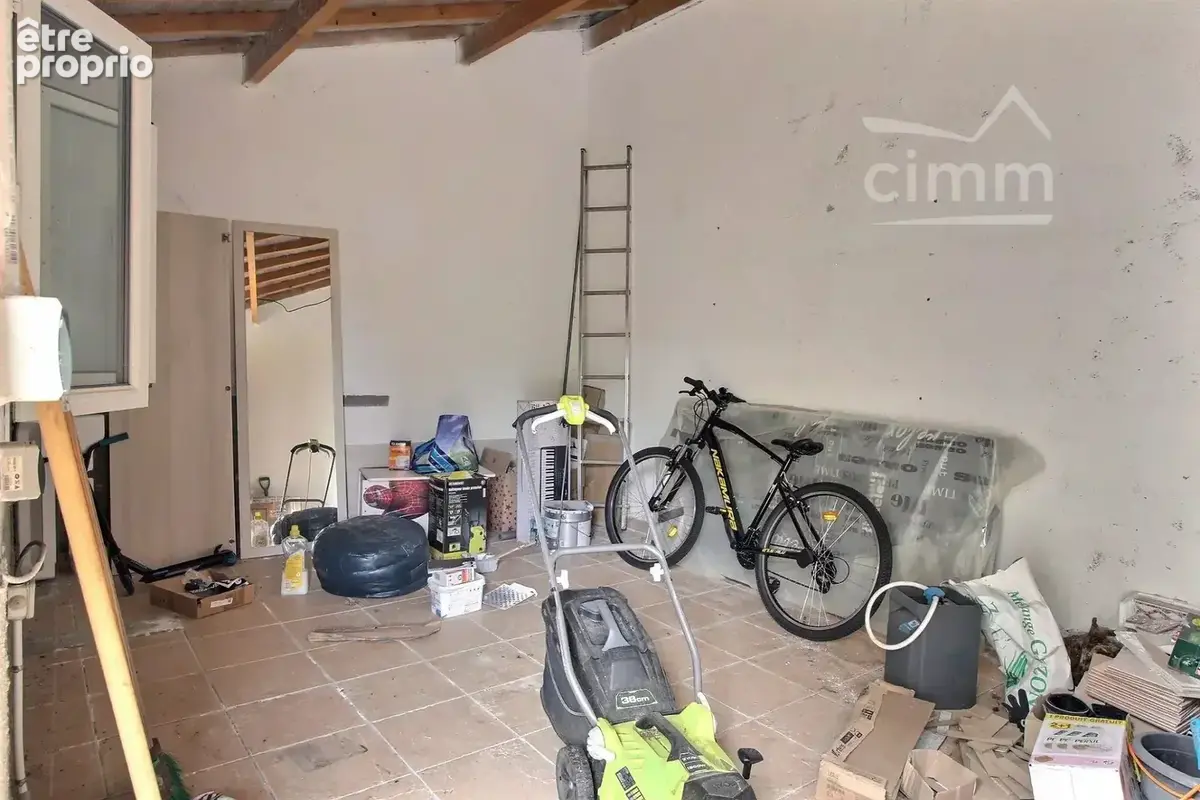 Maison située a saint Doulchard - photo 12