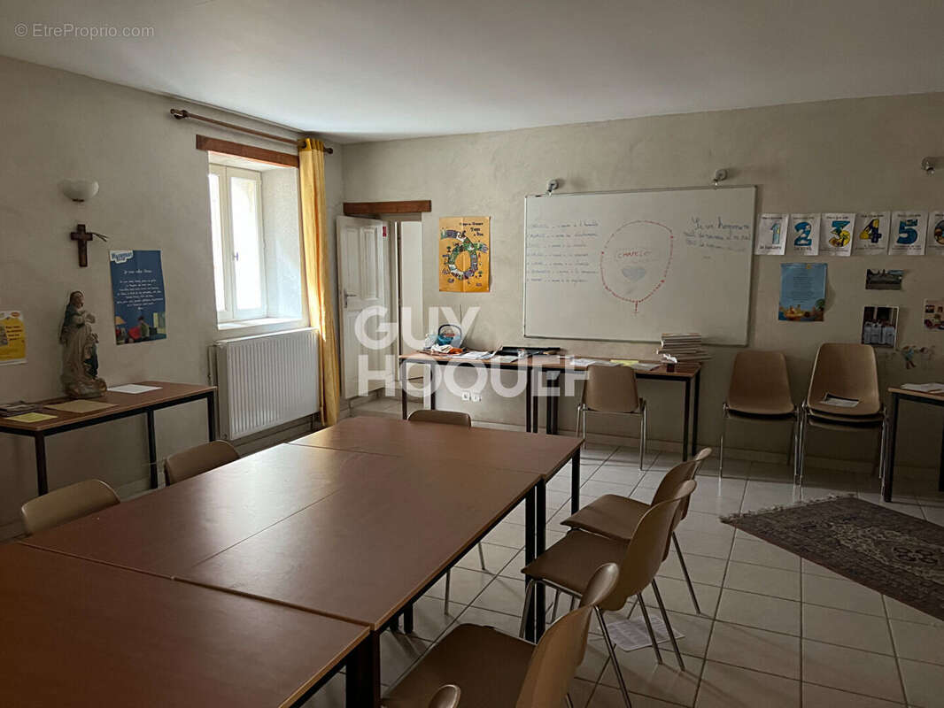 bâtiment ancien de 400 m² plein coeur de ville à restaurer - photo 2