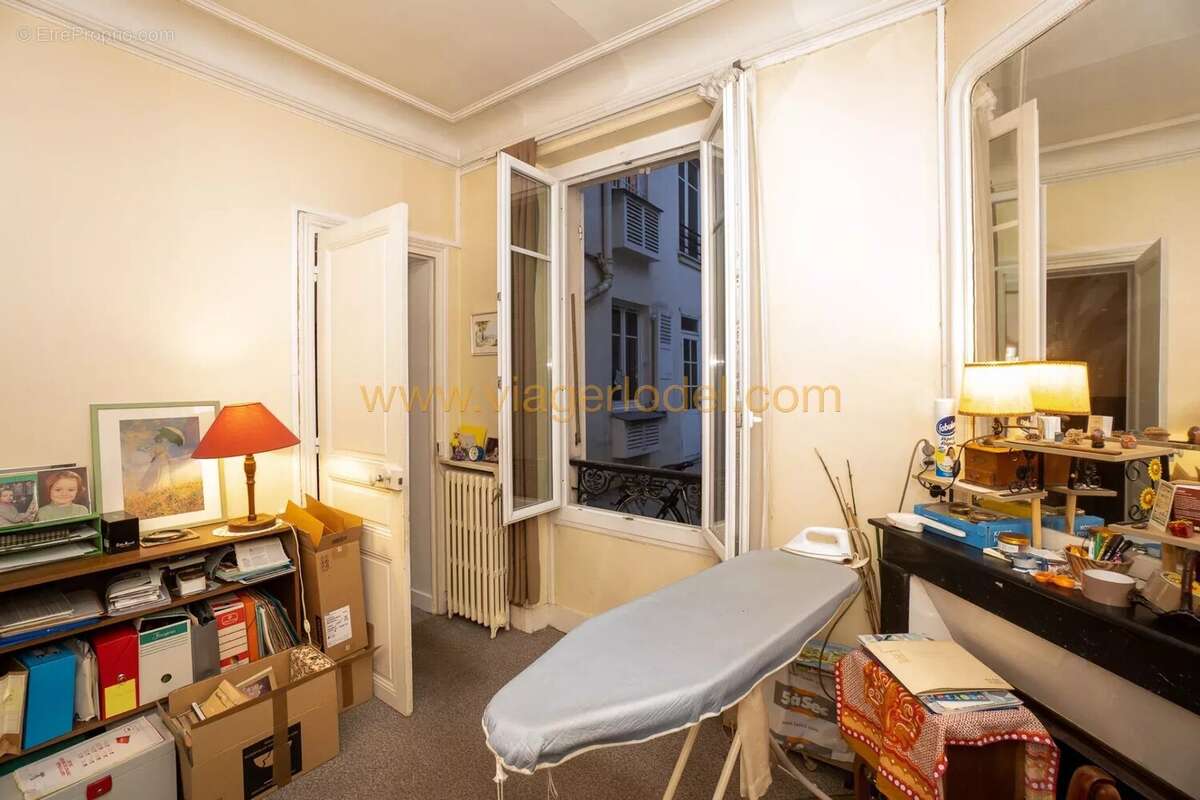 Appartement à NEUILLY-SUR-SEINE