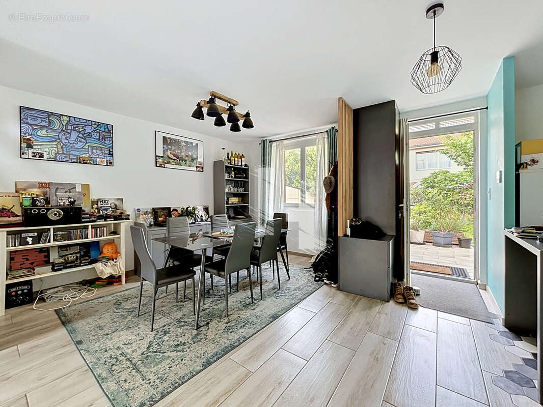 Maison 4 pieces 100m2 terrain 221 m2 - 69100 villeurbanne - photo 3