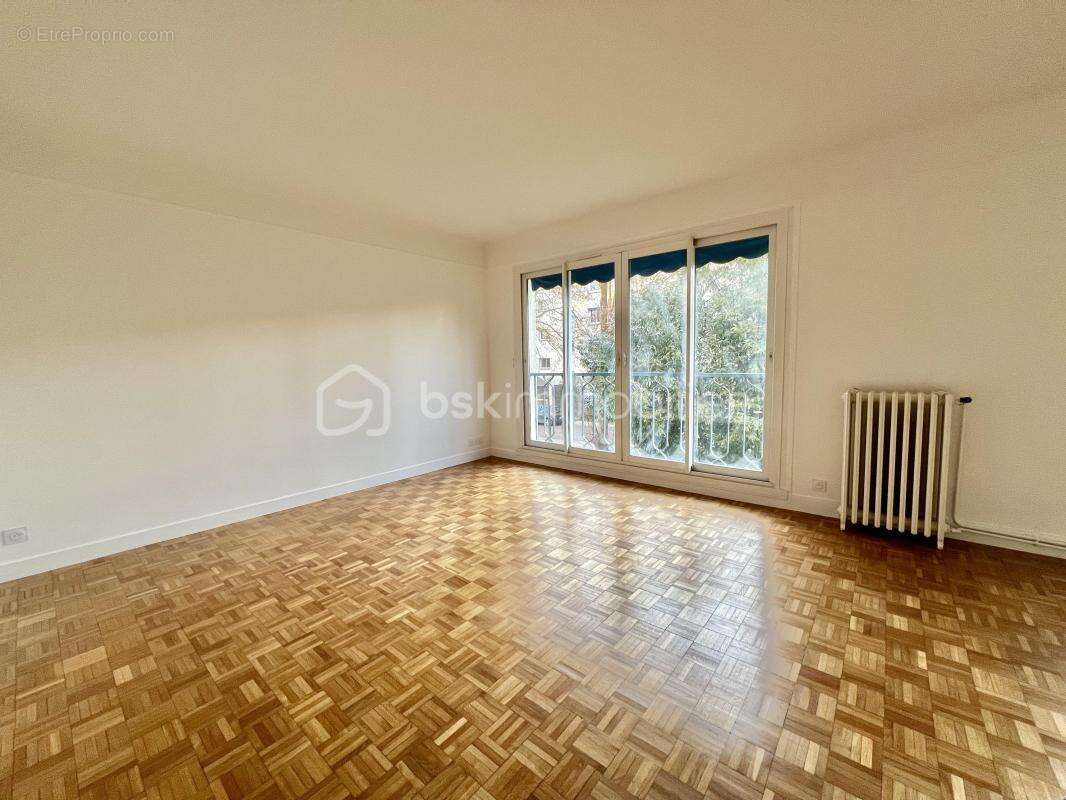 Appartement à VILLE-D'AVRAY